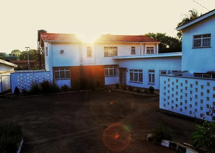 Spacious Residence With Garden Close To Acacia Mall Kololo