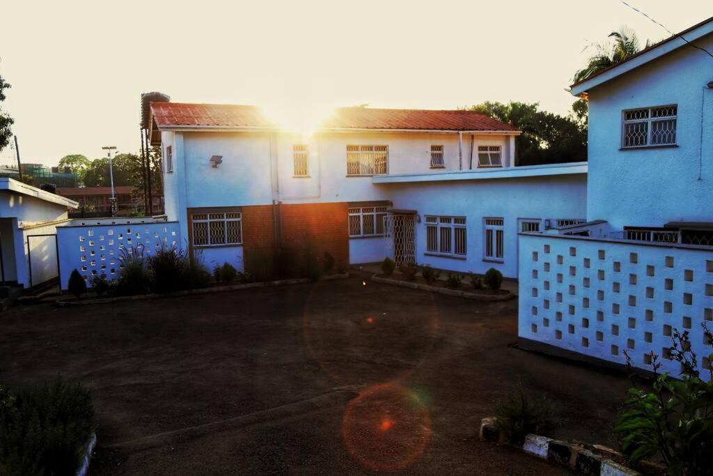 Spacious With Garden Close To Acacia Mall Kololo Holiday home *