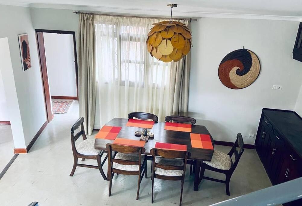 Spacious With Garden Close To Acacia Mall Kololo Holiday home *