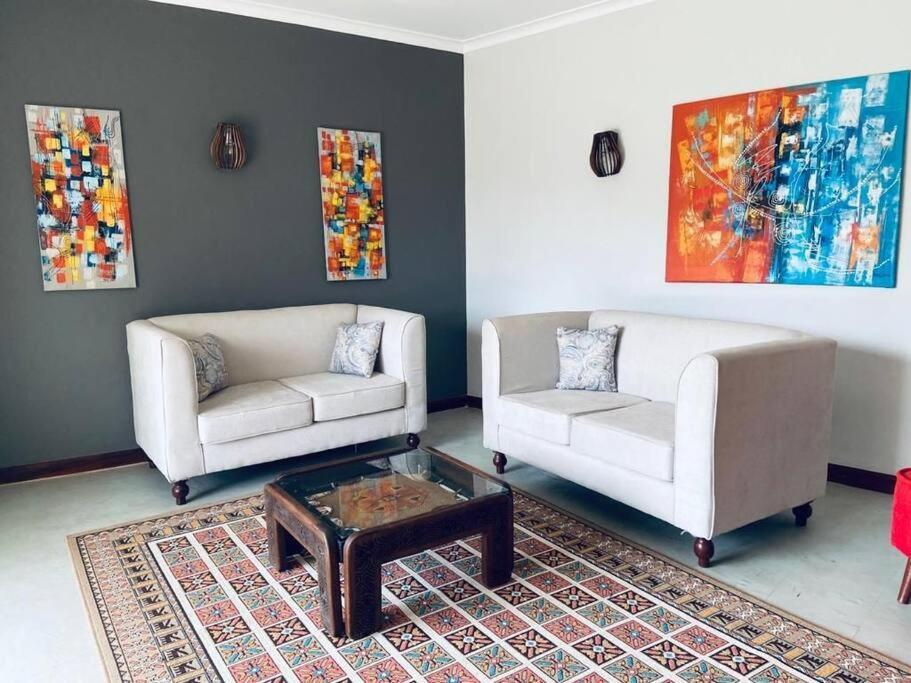 Holiday home Spacious With Garden Close To Acacia Mall Kololo